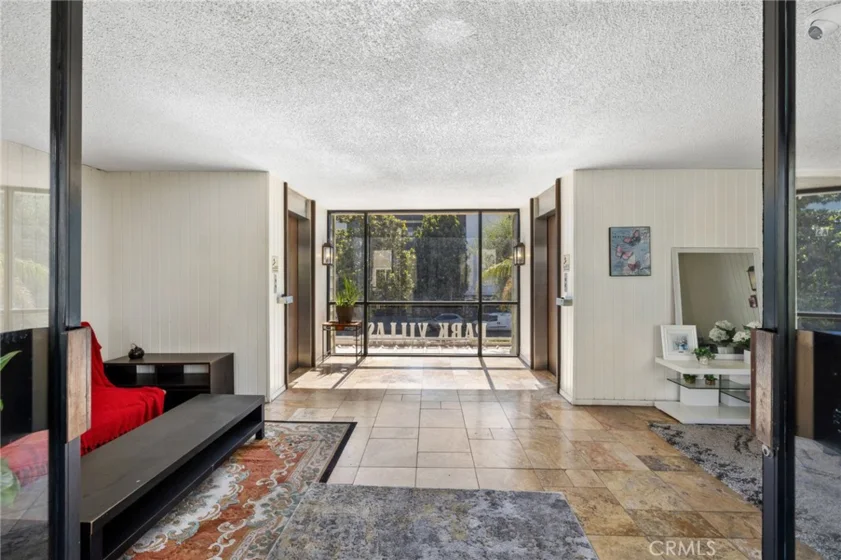 525 S Ardmore Avenue #257 photo 22