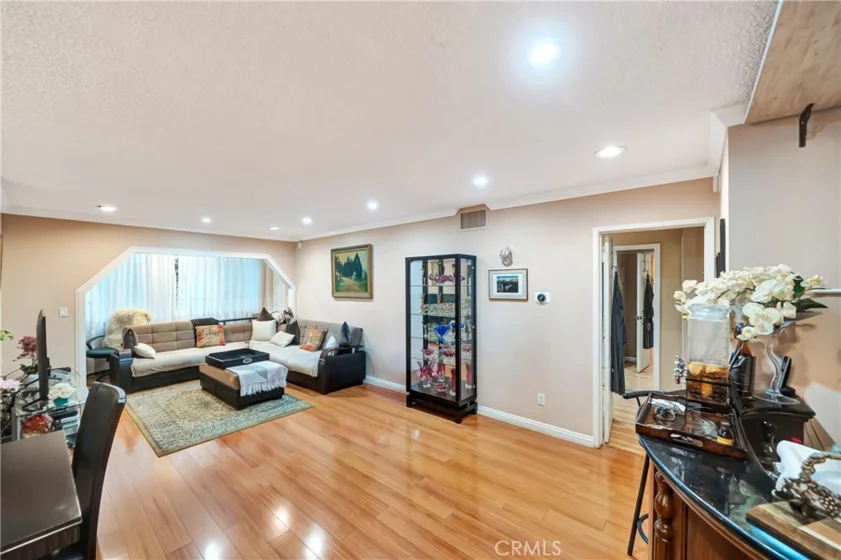 1734 N Fuller #107 photo 22