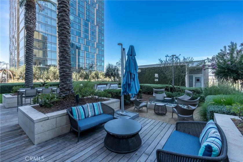 877 Francisco Street #819 photo 30