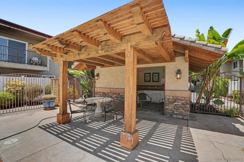 930 Peach Avenue #11 photo 21