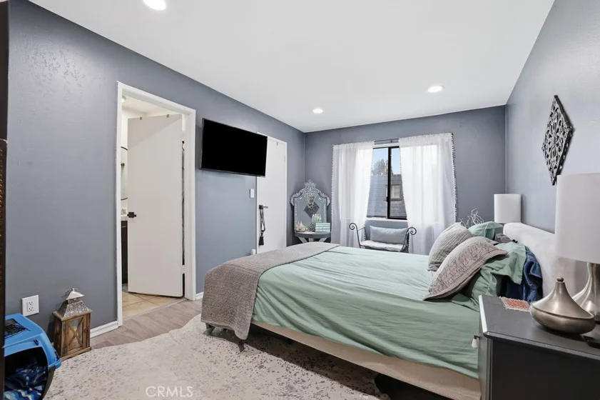 18530 Hatteras Street #337 photo 18