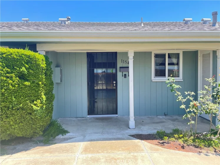 1154 E 1st Street photo 1