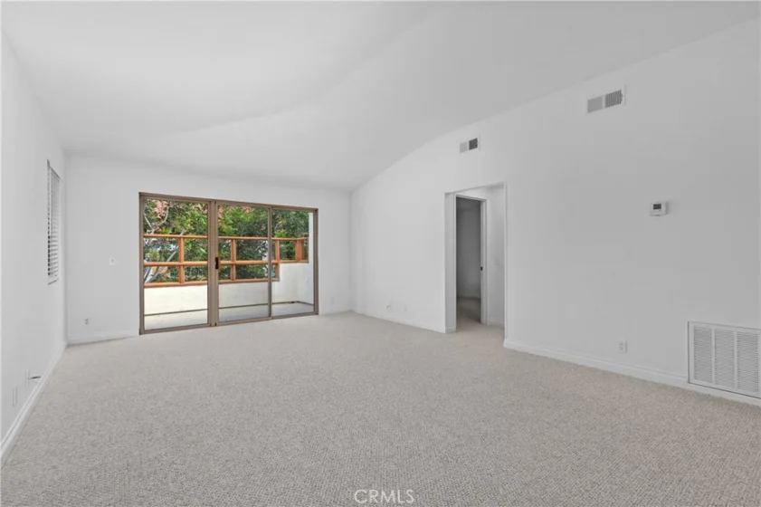 372 Villa Point Drive photo 14
