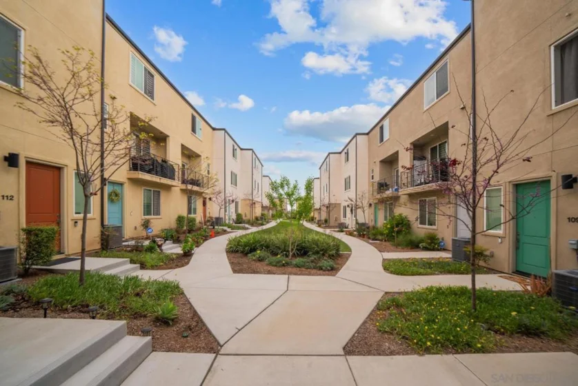 5223 Surfwalk Way #111 photo 26