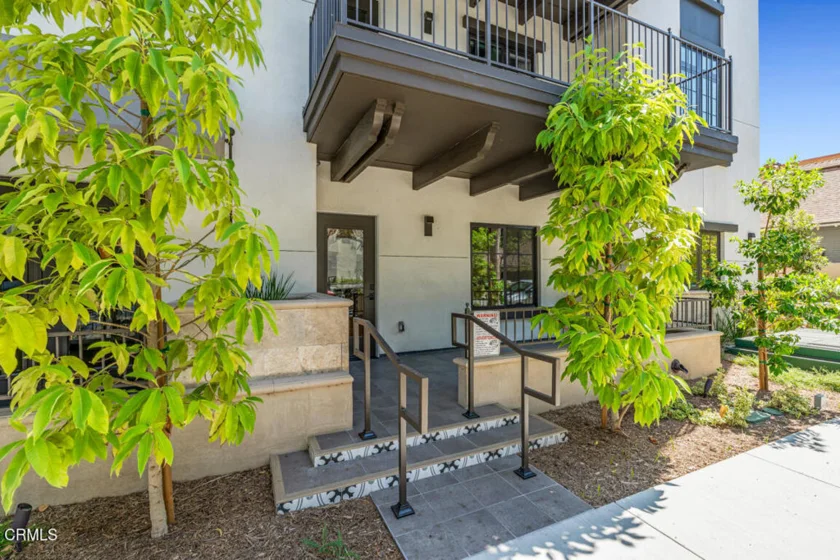 139 S Oak Knoll Avenue #101 photo 22