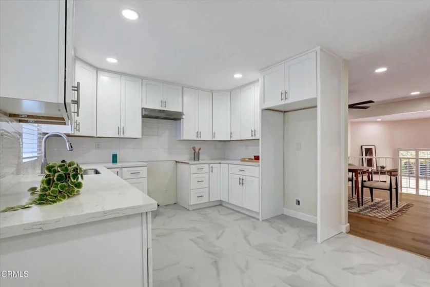 21209 Lassen Street #4 photo 4