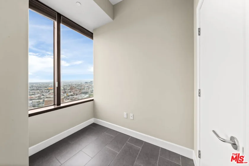 1100 Wilshire Boulevard #2411 photo 7