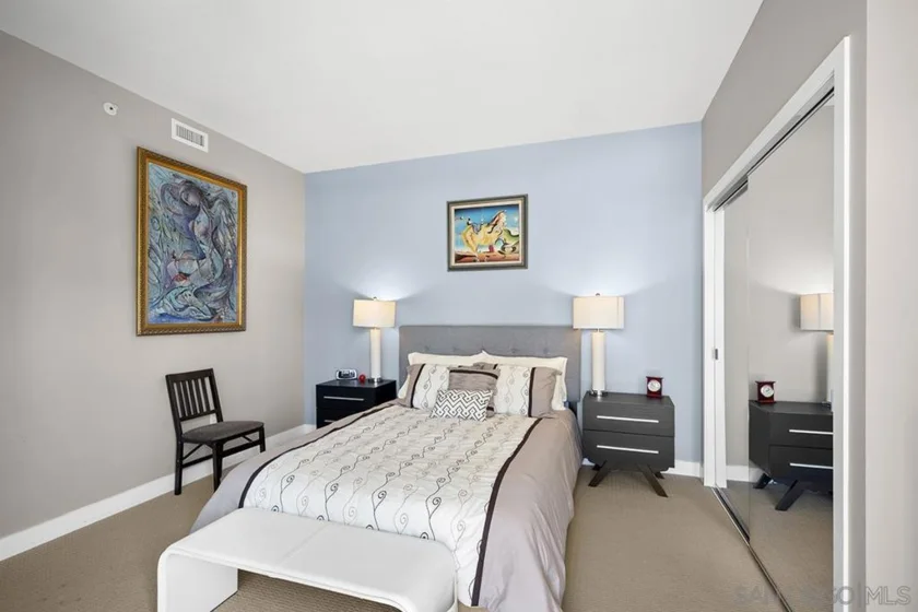700 W Harbor #1205 photo 33