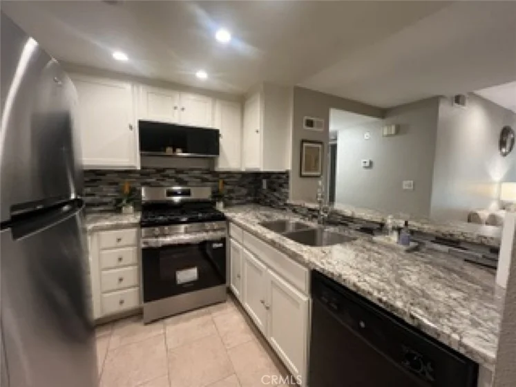 7800 Topanga Canyon #112 photo 18