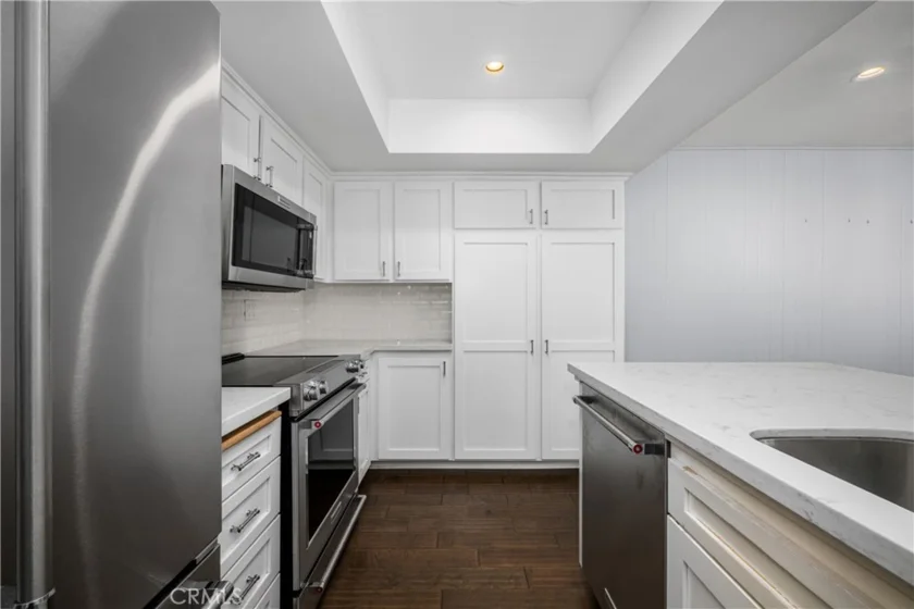 9658 Bloomfield Avenue photo 8