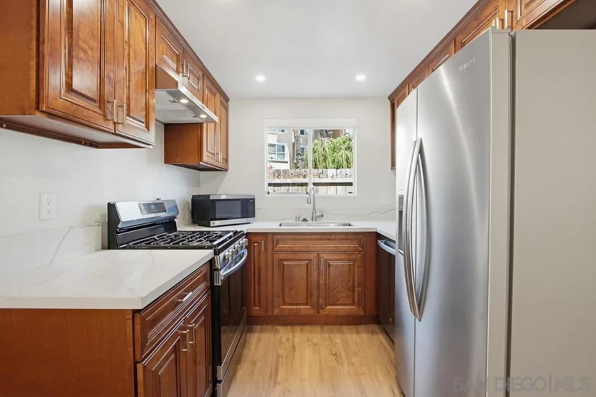 5130 N River Road #Unit B photo 19