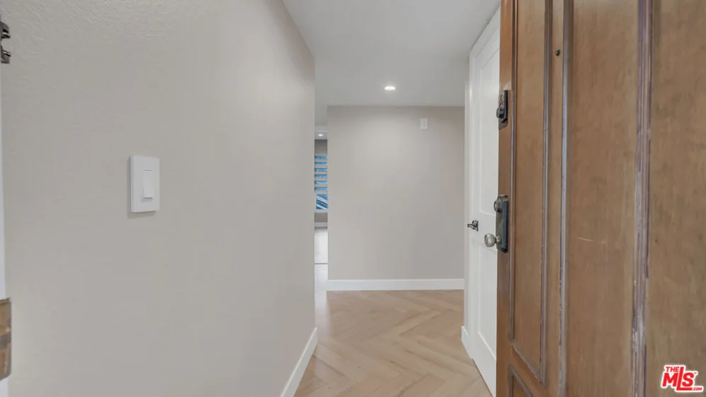 2121 Scott Road #206 photo 3