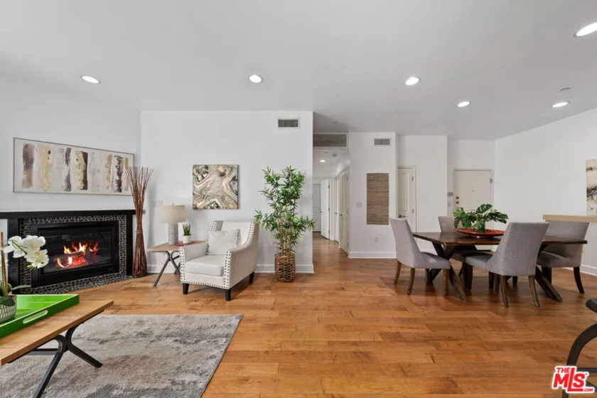 1235 Granville Avenue #PH5 photo 1