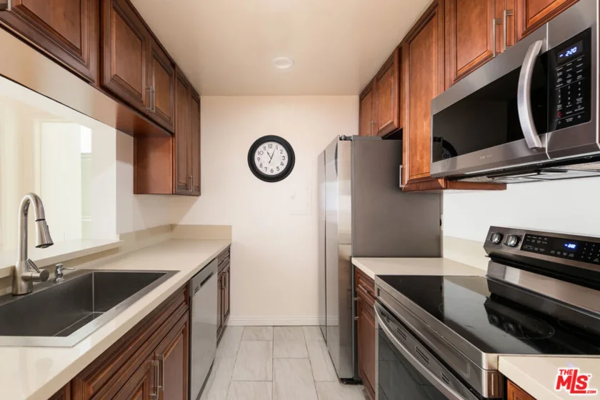 5460 White Oak Avenue #K103 photo 6