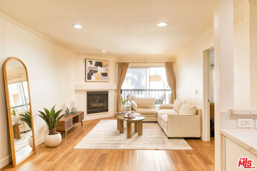 5510 Owensmouth Avenue #218 photo 1