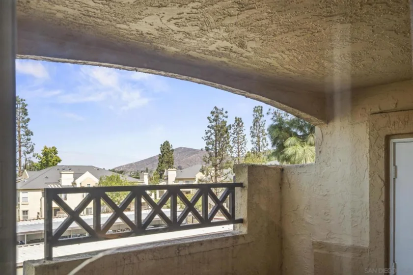 2063 Lakeridge #101 photo 30