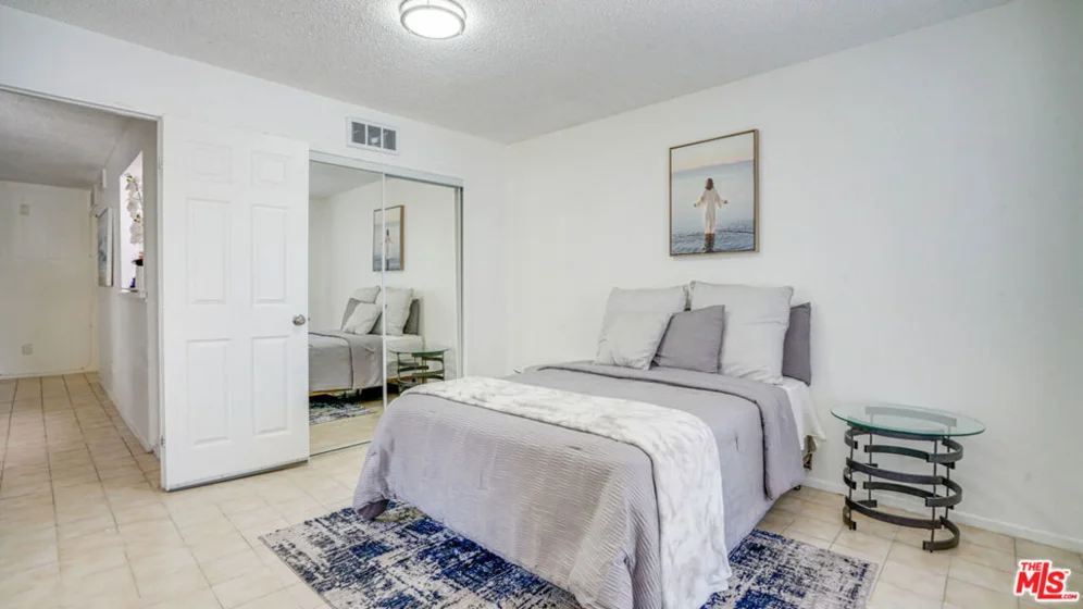 302 E Chestnut Avenue #215 photo 13