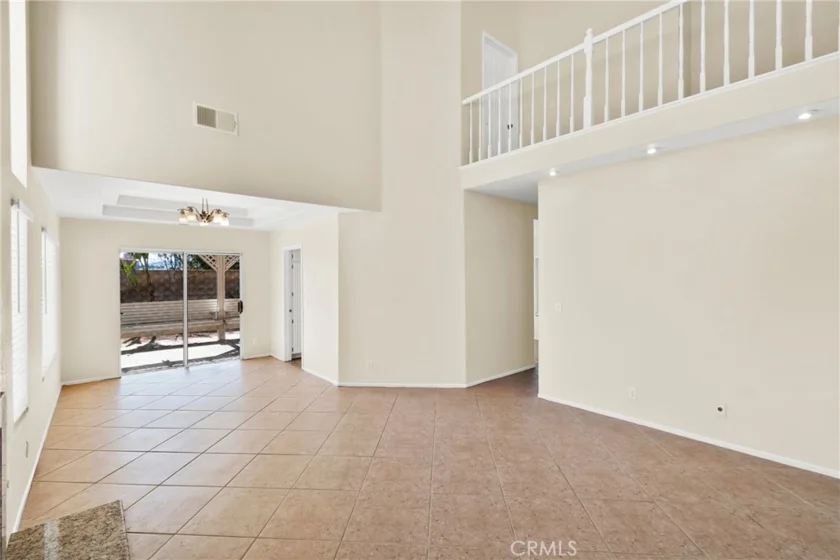 39909 Via Castana photo 12