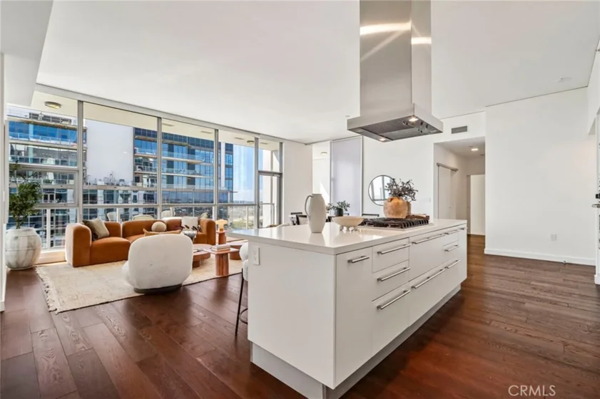 9 Macarthur Place #2003 photo 6