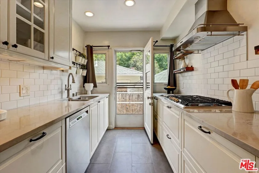 1346 N Crescent Heights Boulevard #1 photo 8