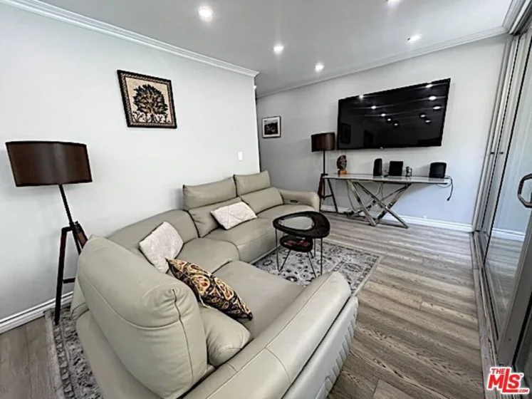 1015 N Kings Road #104 photo 19