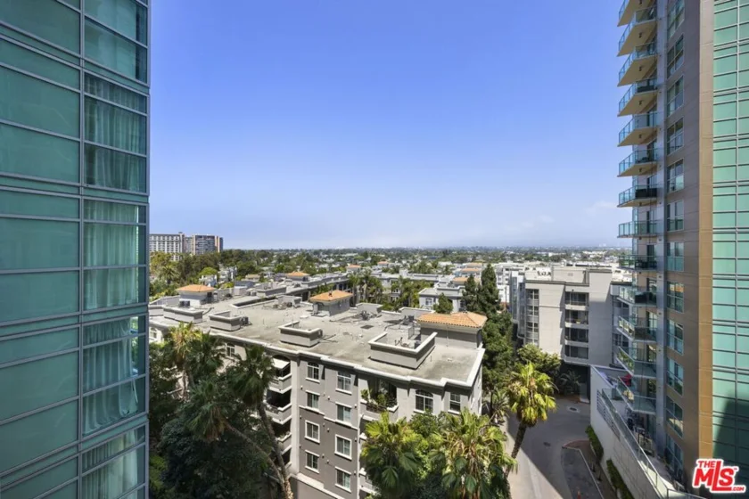 13700 Marina Pointe Drive #809 photo 16