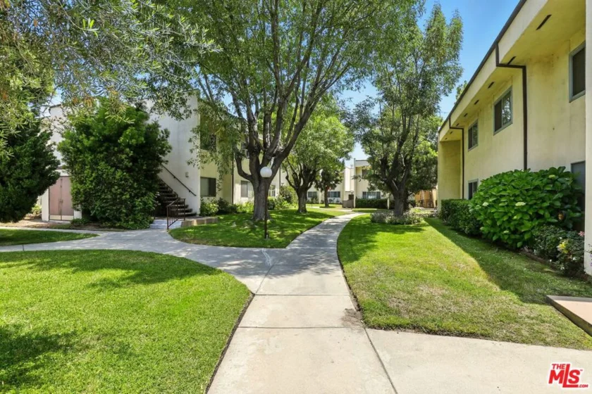 11813 Runnymede Street #36 photo 24