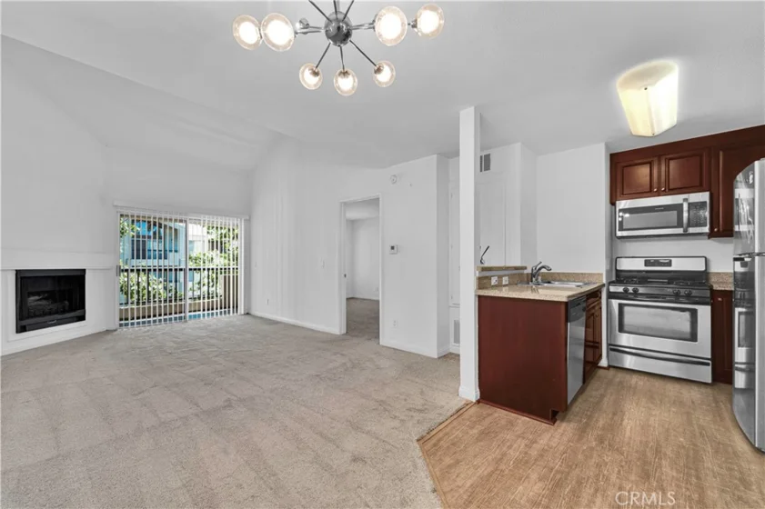 5535 Canoga #332 photo 3