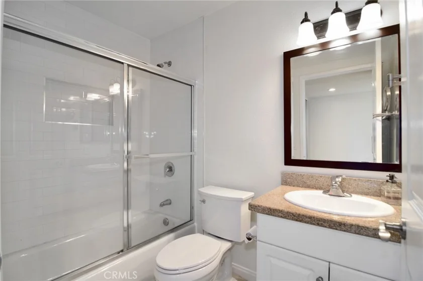 5525 Canoga Avenue #124 photo 8