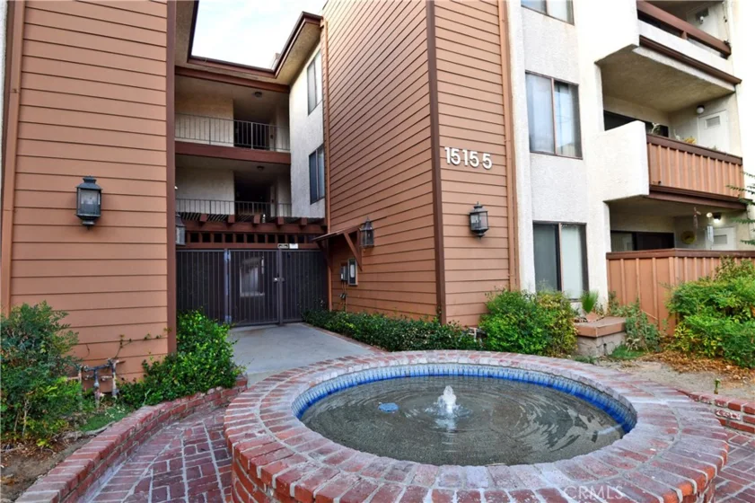 15155 Sherman Way #37 photo 2