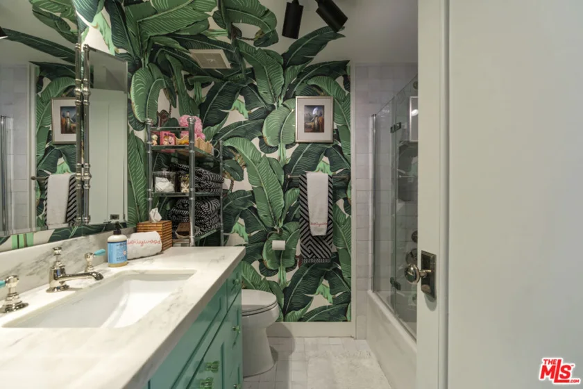 818 N Doheny Drive #302 photo 19