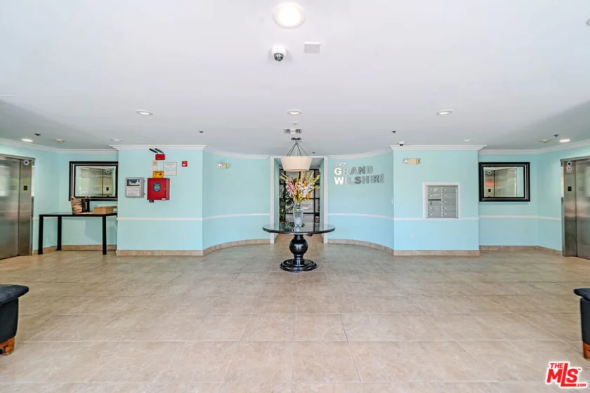4925 Wilshire Boulevard #302 photo 29