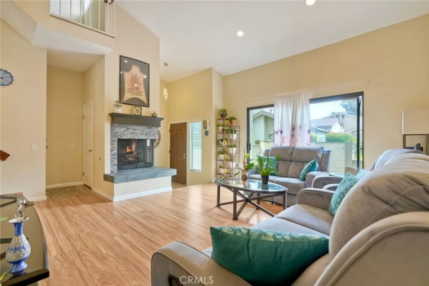 3304 Caminito Eastbluff #143 photo 11