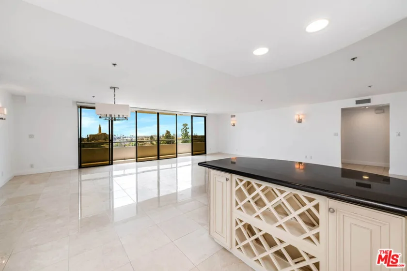 10660 Wilshire Boulevard #701 photo 21