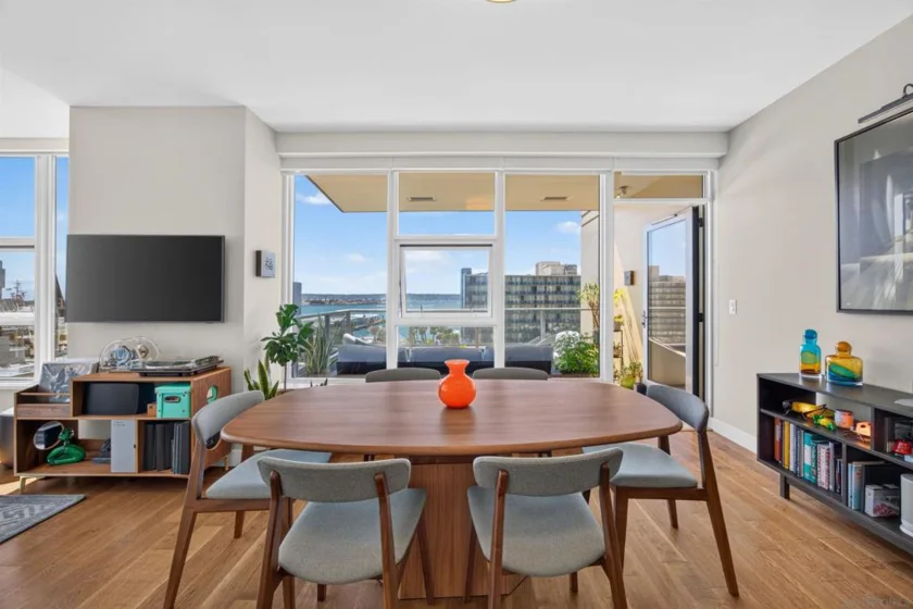 1325 Pacific #1102 photo 3