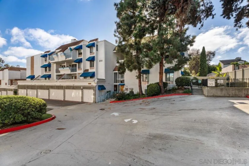 8332 Regents Road #1L photo 34