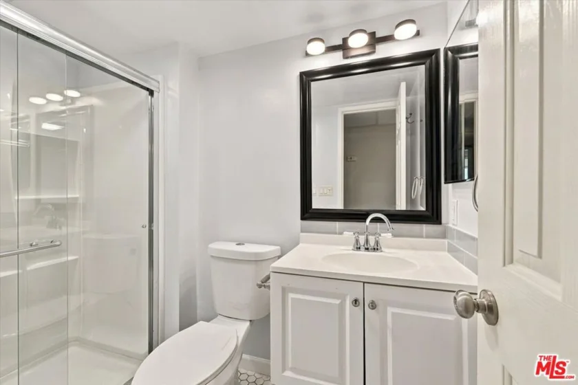 5870 Green Valley Circle #309 photo 32