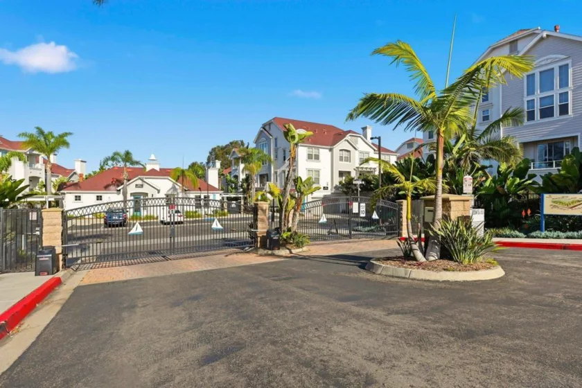845 Harbor Cliff Way #305 photo 5