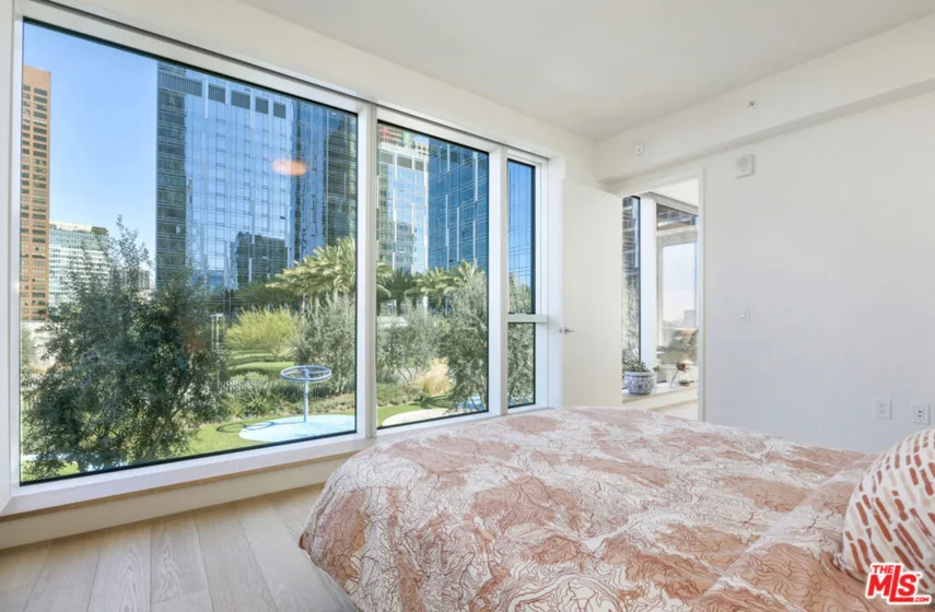 889 Francisco Street #909 photo 30