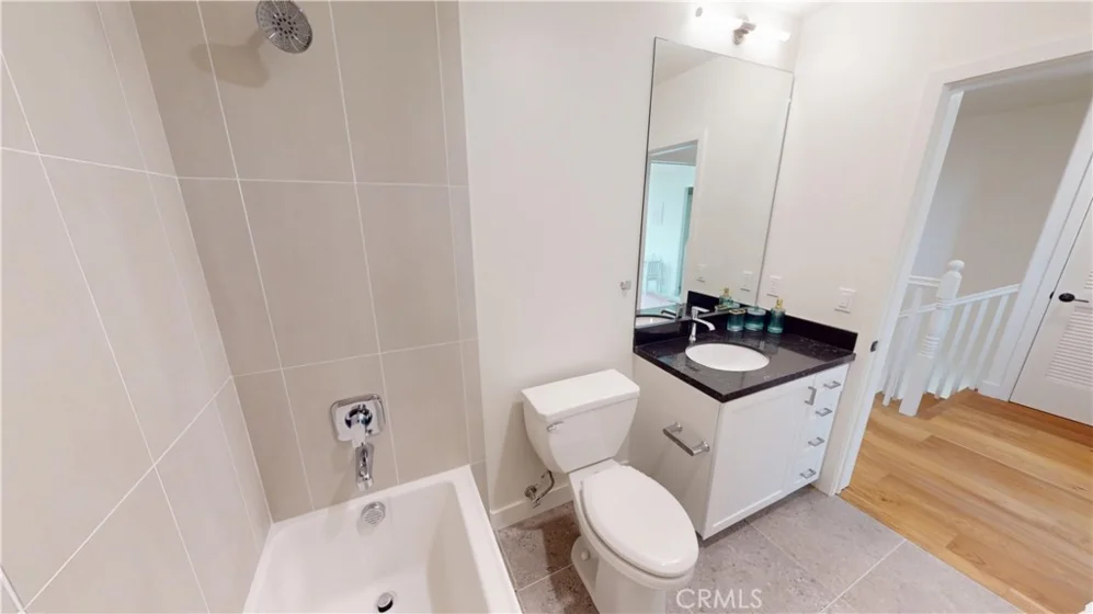 1878 E Walnut Street #213 photo 15