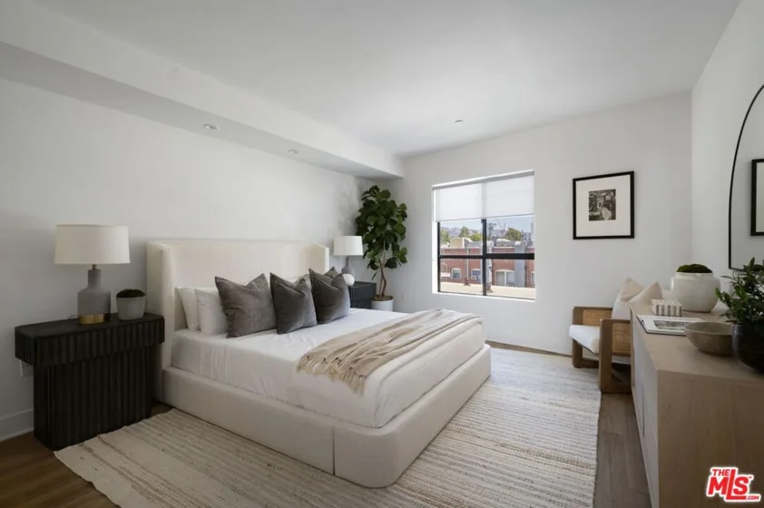 10269 Santa Monica Boulevard photo 7