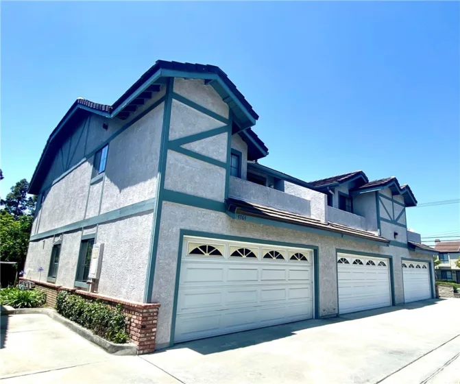 4764 Crescent Avenue photo 1
