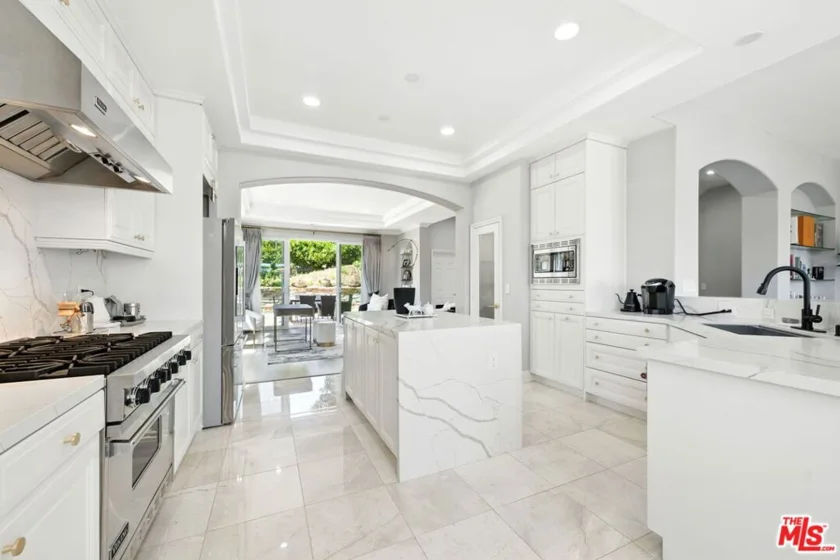 23971 De Ville Way photo 10