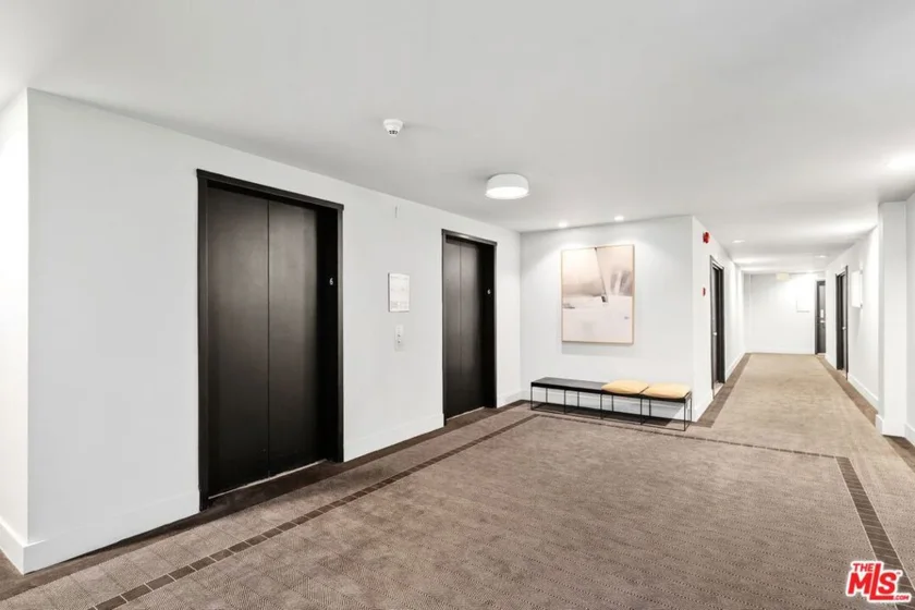 818 N Doheny Drive #606 photo 3