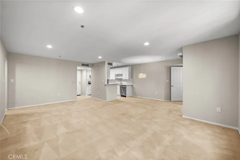 4501 Cedros #220 photo 8