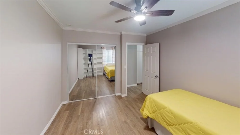 11043 Sherman Way photo 7