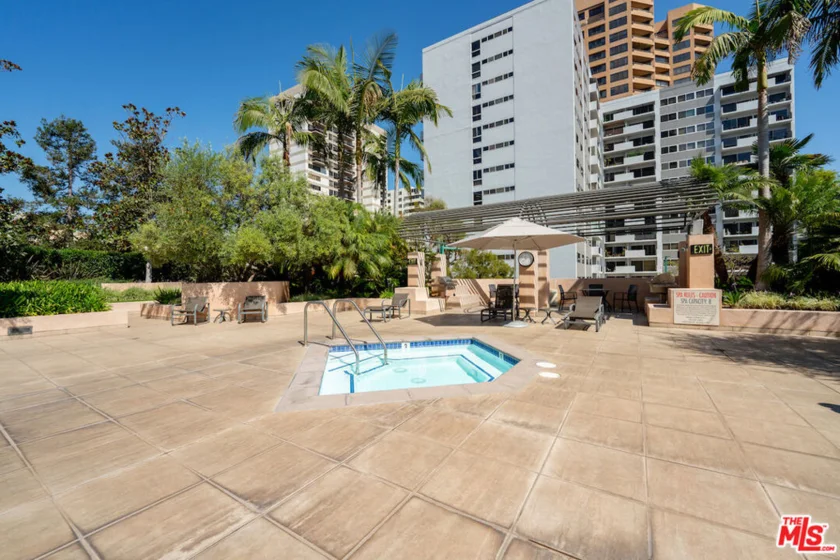 10490 Wilshire Boulevard #1402 photo 39