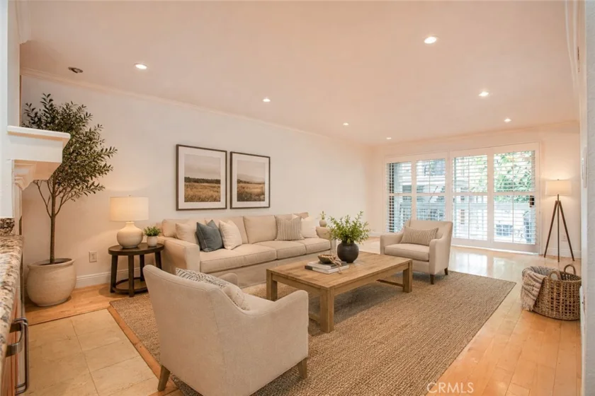 4536 Colbath Avenue #102 photo 8