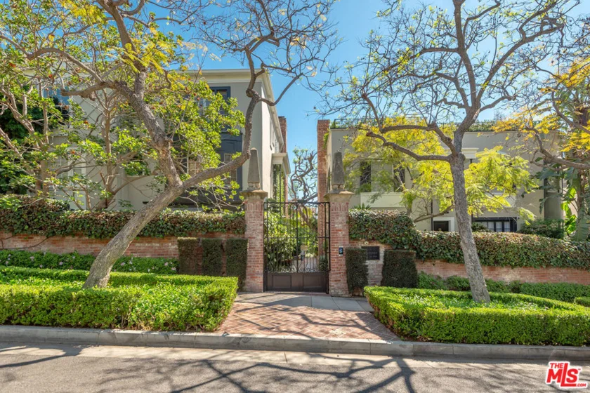 8726 Shoreham Drive #A photo 1