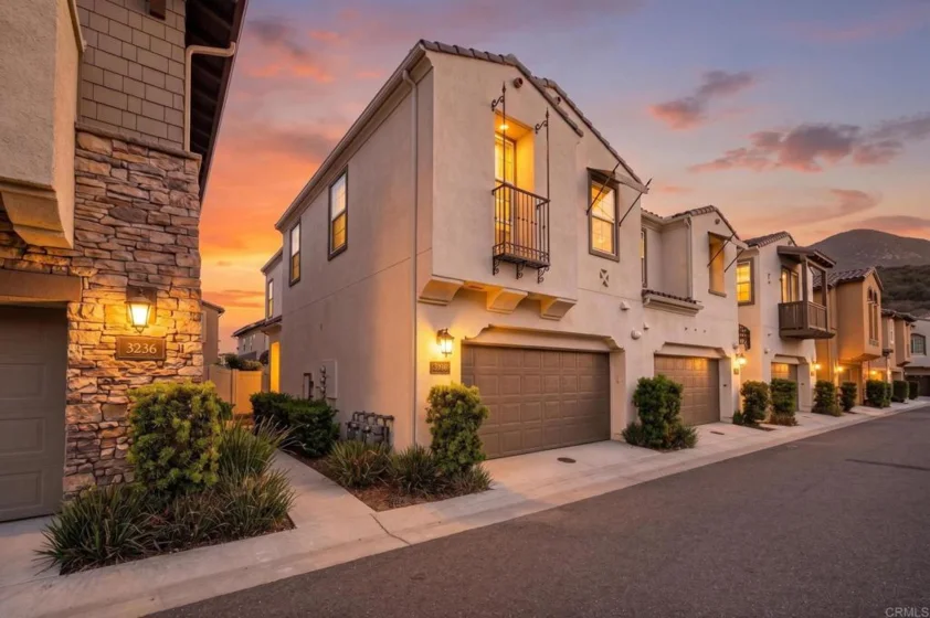 3240 Crecida Way photo 1